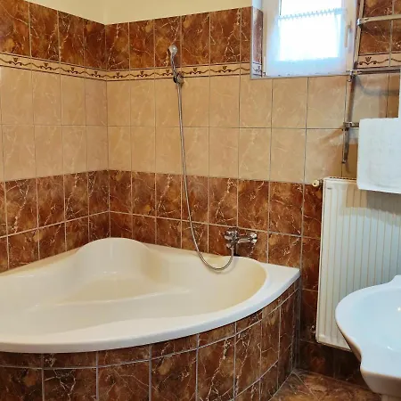 Var-lak Apartman * Heviz